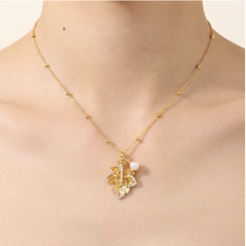 Maple Leaf Pearl Pendant Luck Necklace